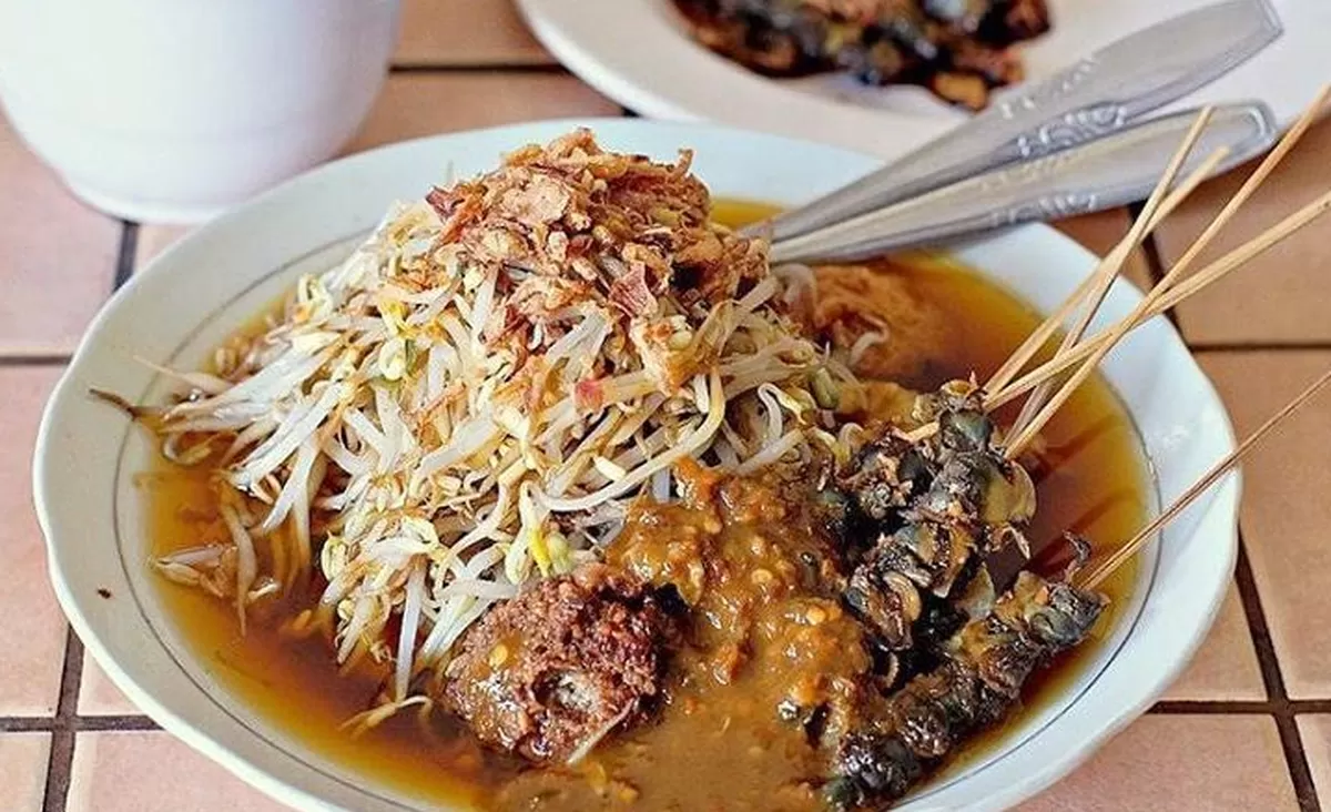Lontong Balap Surabaya: Rasa Khas Tanpa Pretensi